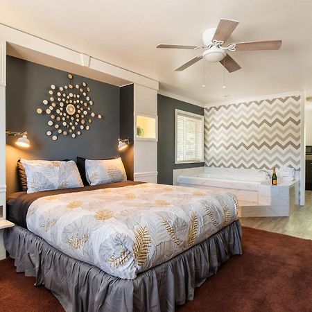 Big Bear Spa Suites Биг Бэар Лейк Экстерьер фото